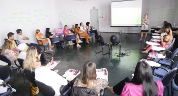 Governo de Goiás capacita municípios para criação de grupos reflexivos para autores de violência doméstica